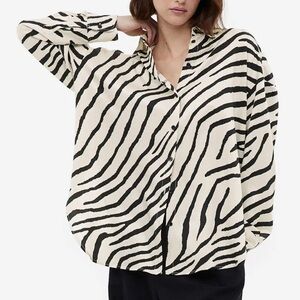 H&M Oversized Satin Blouse Cream/Zebra Print - L